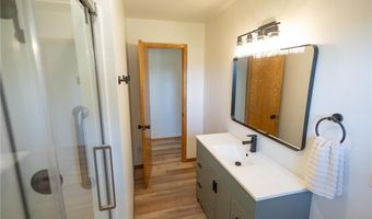 2101 Kenneth Dr, Albert Lea, MN 56007