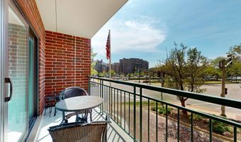 201 N Vail Ave 207, Arlington Heights, IL 60004