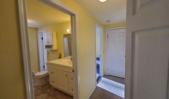 32 Cortland Cir, Bangor, ME 04401