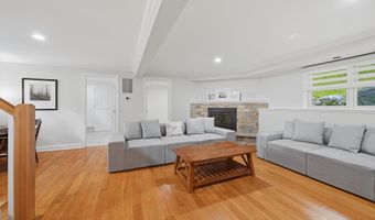 3 Bayberry Dr, Brookfield, CT 06804