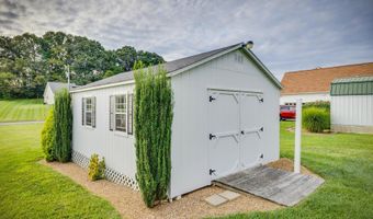 463 Pine Ridge Dr, Afton, TN 37616