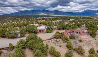 174 Hondo Seco Rd, Arroyo Hondo, NM 87513