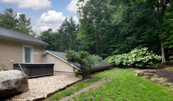 77 Hollenbeck Rd, Cornwall, CT 06796