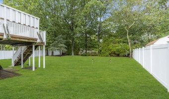 32 Pine Tree Dr, Bayville, NJ 08721