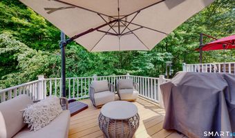 14 Woodcrest Ln 14, Danbury, CT 06810