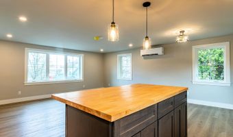 162 Waldo Ave, Belfast, ME 04915