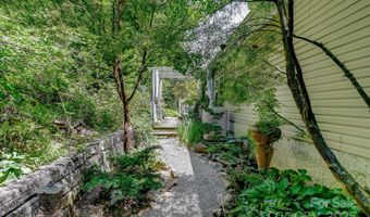 122 Little Jones Mountain Rd, Asheville, NC 28805