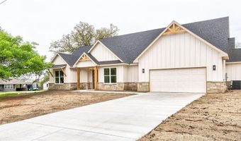 208 Woody, Alvord, TX 76225