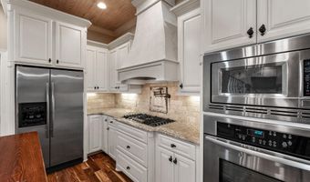 4704 Taldon Ln, Benton, LA 71006