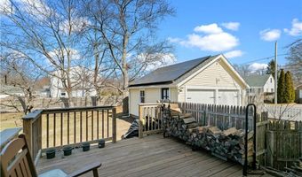 123 Beacon St, Middletown, RI 02842