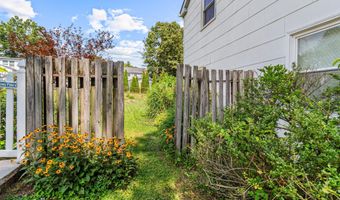 12422 SARAH Ln, Bowie, MD 20715