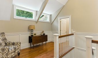 9 Scitterygussett Dr, Falmouth, ME 04105