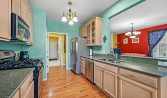 4041 Whitehall Ln, Algonquin, IL 60102