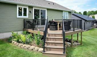 206 Park Ave, Altura, MN 55910