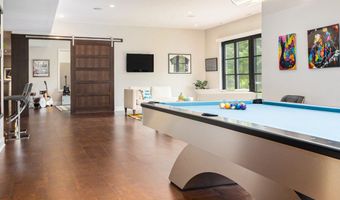 307 Windy Crest Dr, Ann Arbor, MI 48105