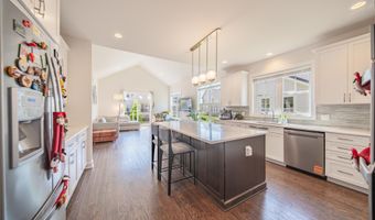 3081 N Spurway Dr, Ann Arbor, MI 48105