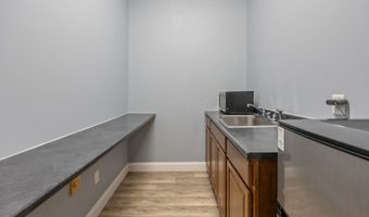 1271 S Broad St, Wallingford, CT 06492