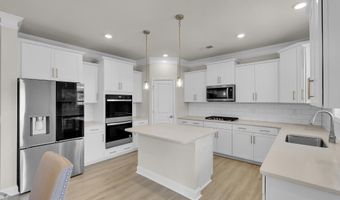 6055 Thicket Ln, Boiling Springs, SC 29316
