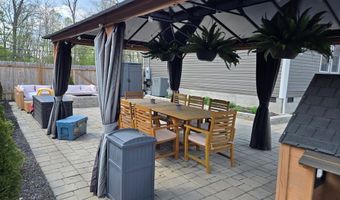 653 Sullivan Rd, Beaver, WV 25813