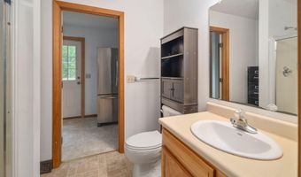 1129 Meadowdale Rd, Altamont, NY 12009