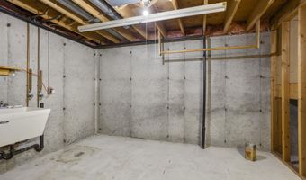 827 E WINDFIELD Pl, Appleton, WI 54911