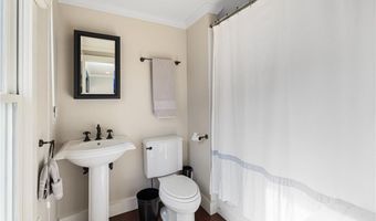 44 Tuckerman Ave, Middletown, RI 02842