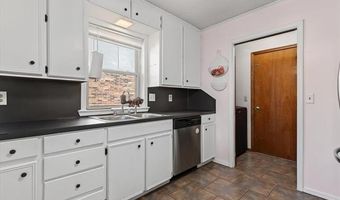 313 S Fenway Pl, Bartlesville, OK 74006