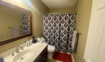 7735 Country Club Rd, Athens, OH 45701