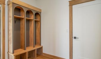 325 S Lakeview Way, Ashland, NE 68003