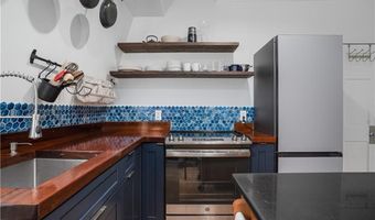 35 Pelham St Phe, Newport, RI 02840