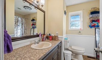 111 Oak St, Arkoma, OK 74901