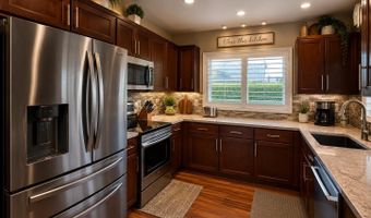 212 Alake St, Kahului, HI 96732