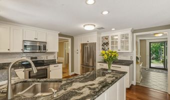 14 High Hill Rd, Canton, CT 06019