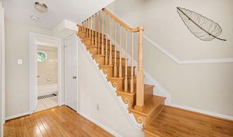 156 N BEDFORD St B, Arlington, VA 22201