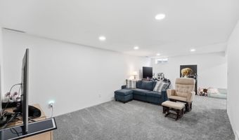 205 Victoria Dr, Alexandria, MN 56308