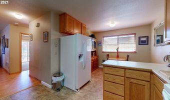 545 HASSETT St, Brookings, OR 97415