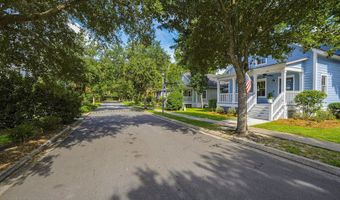 318 Cockle Ln, Beaufort, SC 29906