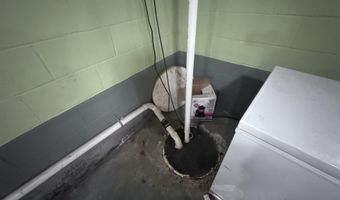 711 S Simon St, Ada, OH 45810