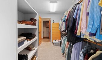 1900 E ORCHARD BLOSSOM Dr, Appleton, WI 54915