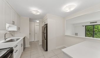 1605 E Central Rd 411B, Arlington Heights, IL 60005
