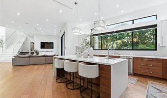 17917 Valley Vista Blvd, Encino, CA 91316