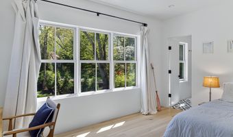 13 Sunswyck Rd, Darien, CT 06820