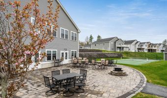 28 Blackstone Dr, Raymond, NH 03077