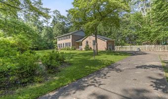 2106 Davie Ln, Camden, SC 29020