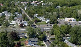 310 East Rd, Belford, NJ 07718