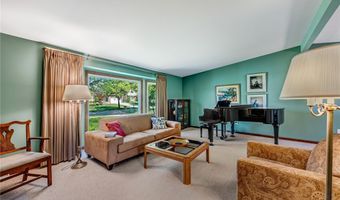 172 Shetland Dr, Amherst, NY 14221