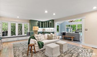 1585 River Oaks Dr SE, Ada, MI 49301