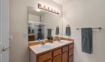 7821 Charlotte Cir, Anchorage, AK 99502