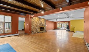 300 Twin River Rd, Lincoln, RI 02865