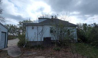 421 S 8th St, Albia, IA 52531